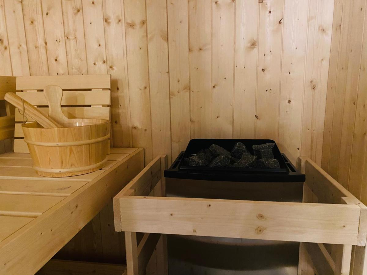 Kapitaenshaus An Der Warnow Mit Sauna Росток Екстер'єр фото